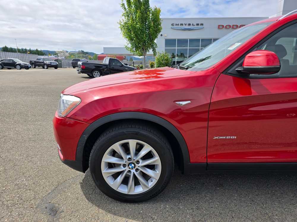 Vehicle image 9 of 21