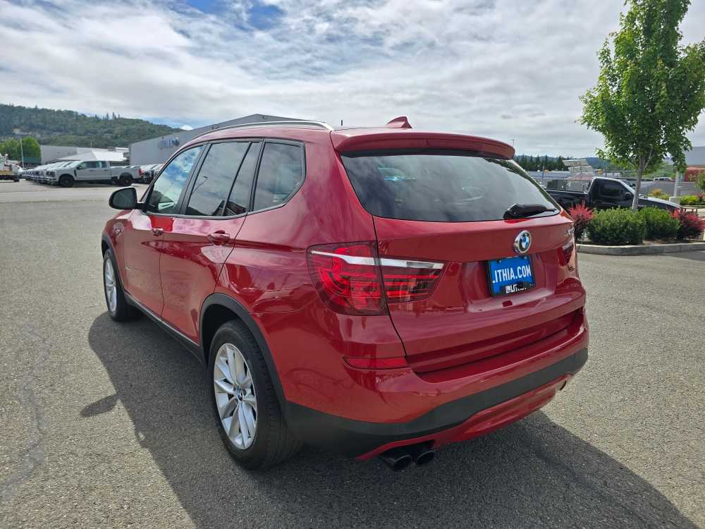 Vehicle image 7 of 21