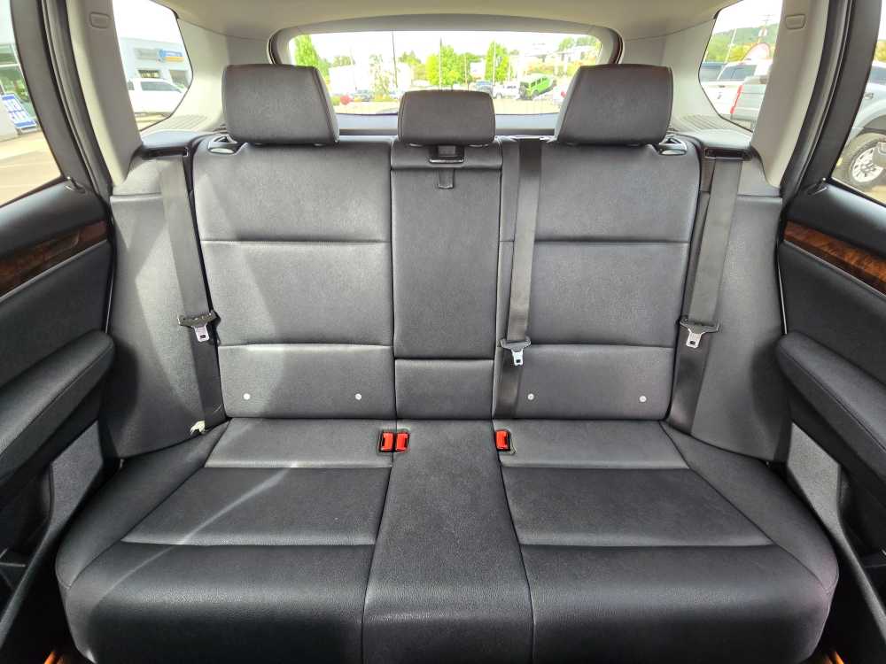Vehicle image 18 of 21