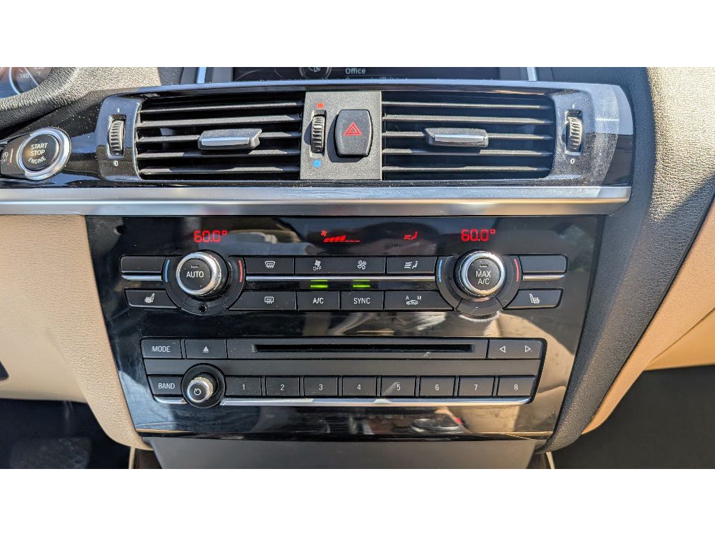 Vehicle image 27 of 30