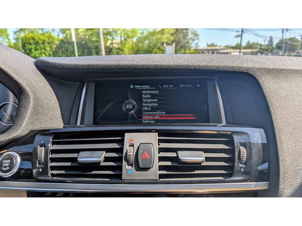 Vehicle image 22 of 30