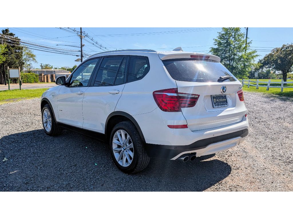 Vehicle image 7 of 30