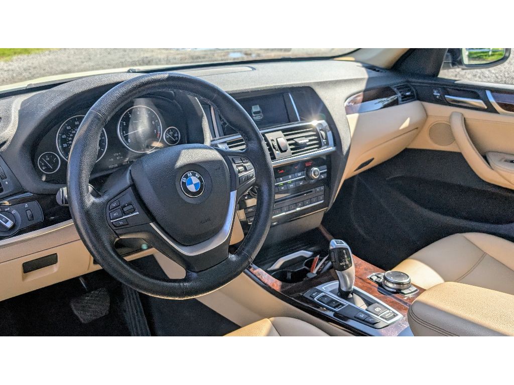 Vehicle image 19 of 30