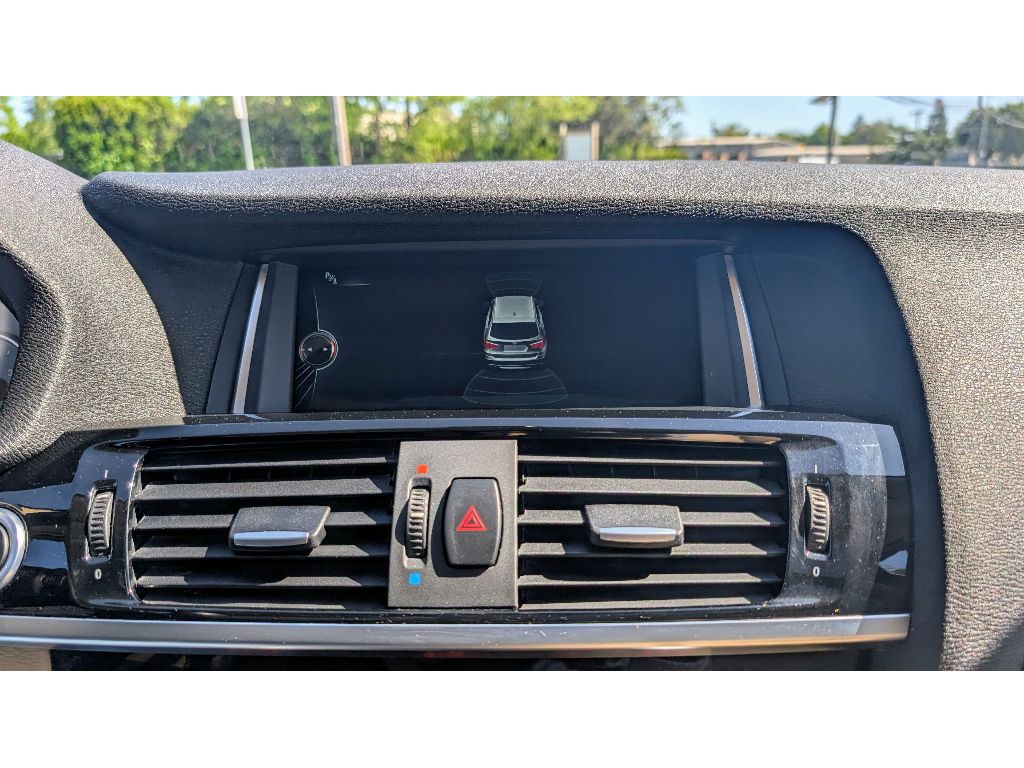 Vehicle image 26 of 30