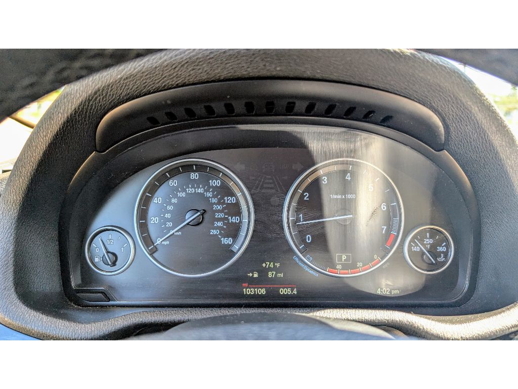 Vehicle image 21 of 30