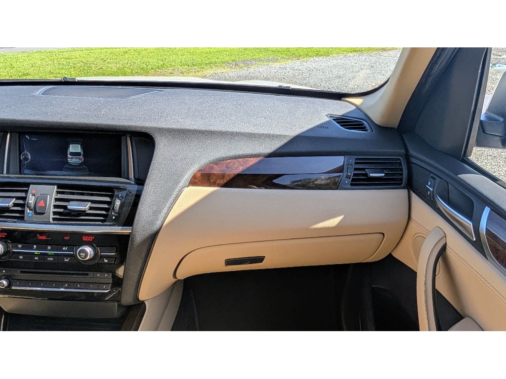 Vehicle image 29 of 30