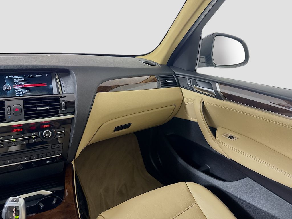 Vehicle image 22 of 28