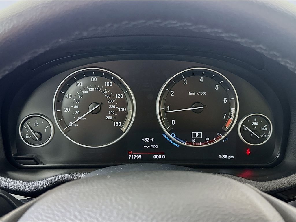 Vehicle image 11 of 28