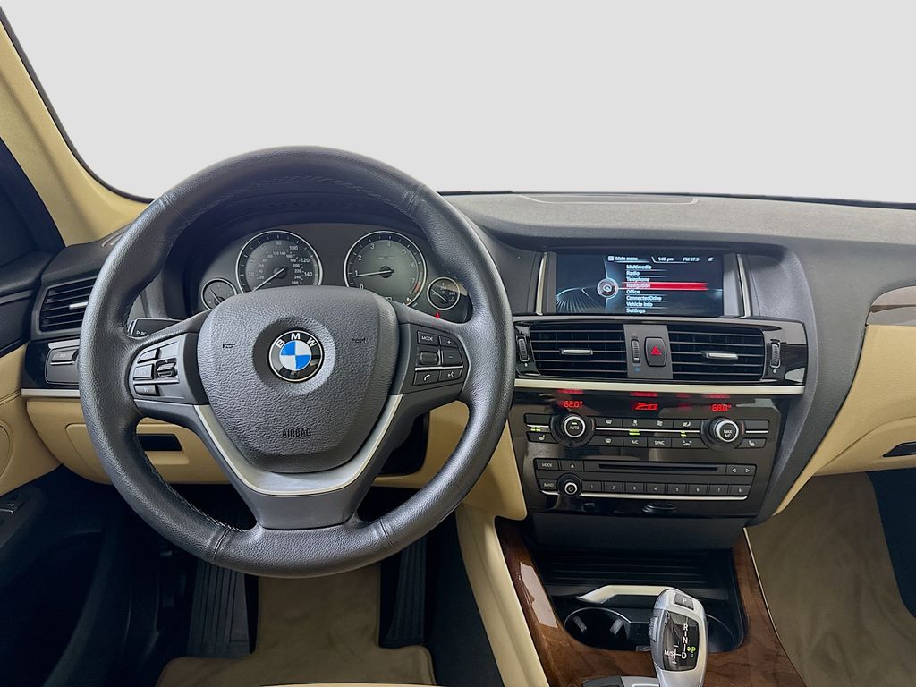 Vehicle image 21 of 28