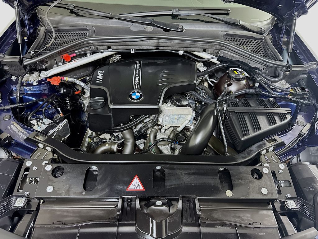 Vehicle image 27 of 28