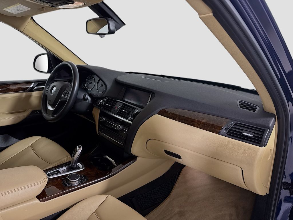 Vehicle image 26 of 28