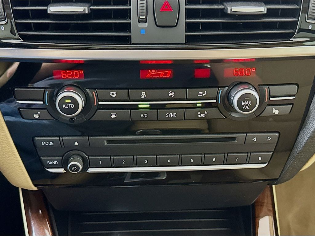 Vehicle image 15 of 28