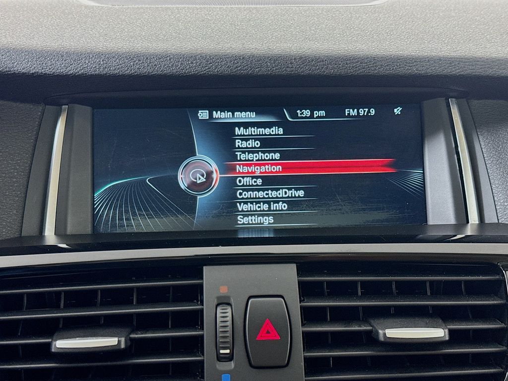 Vehicle image 13 of 28