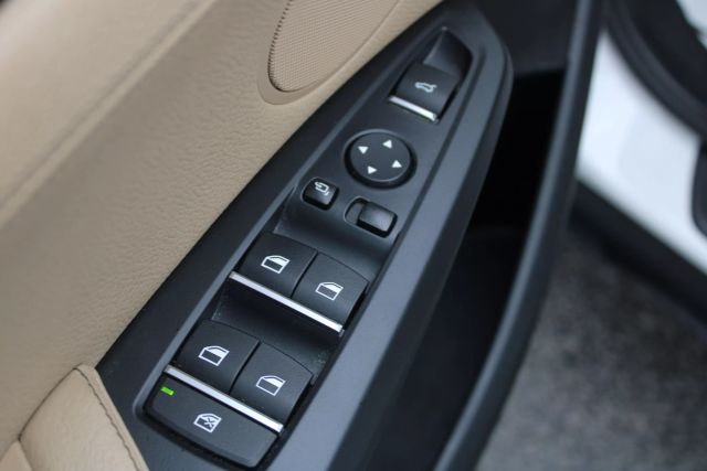 Vehicle image 8 of 45
