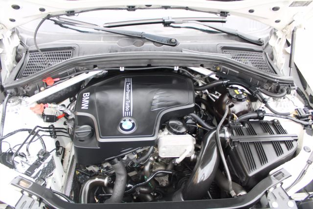 Vehicle image 41 of 45