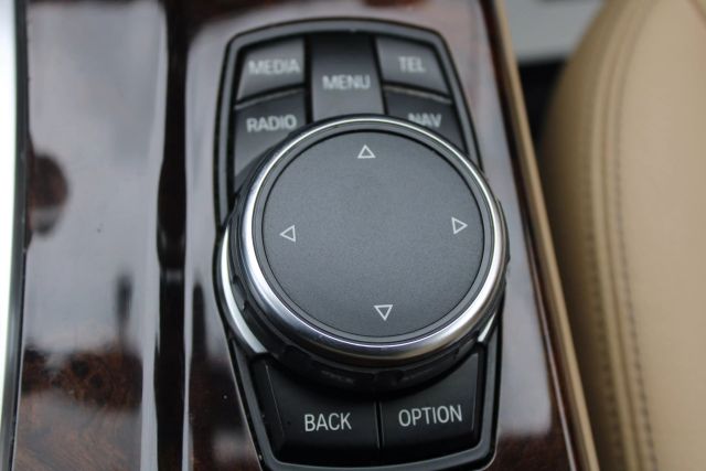 Vehicle image 18 of 45
