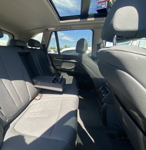 Vehicle image 13 of 19