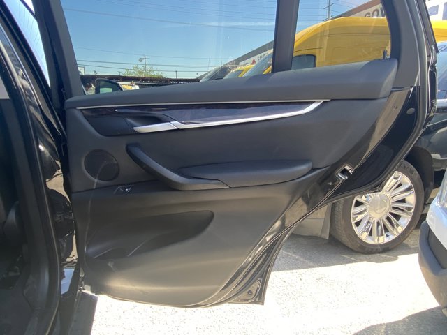 Vehicle image 12 of 19