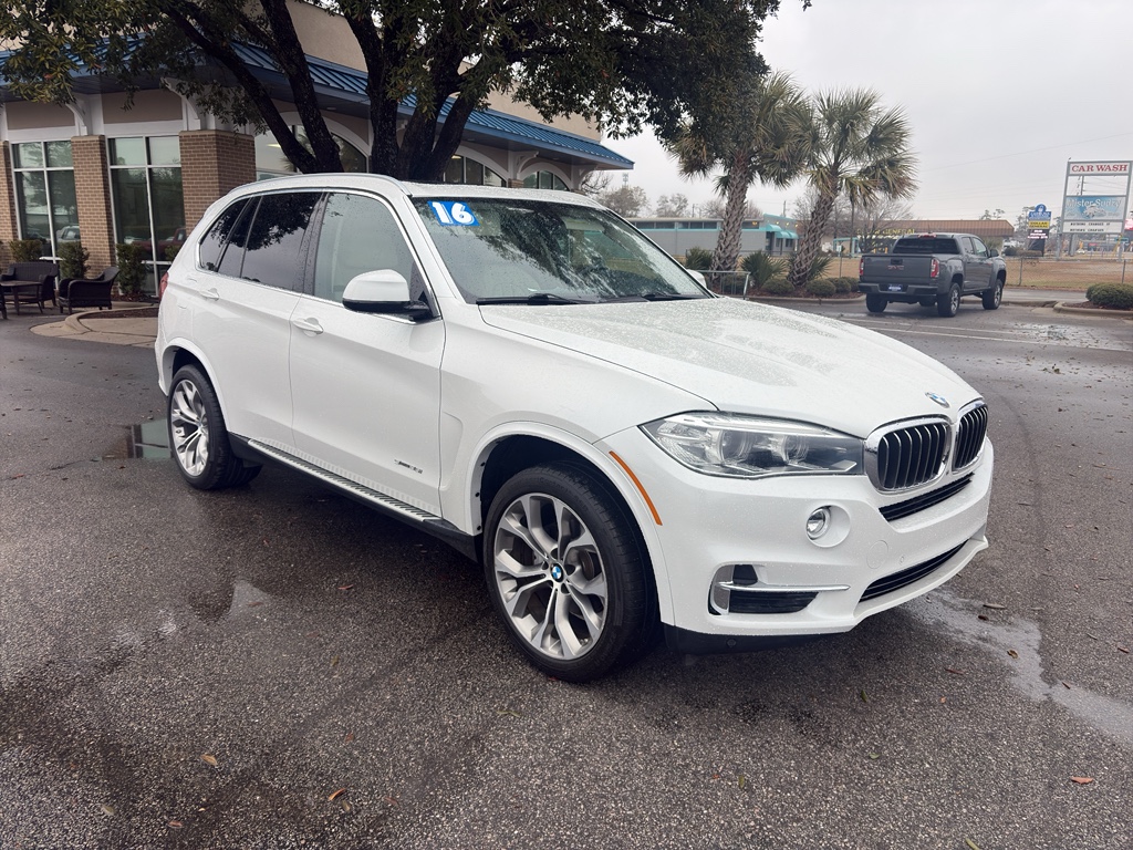 2016 BMW X5 sDrive35i Image 3 of 24