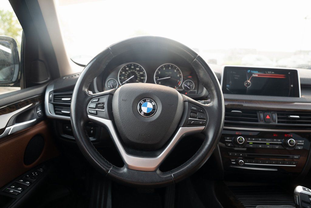 Vehicle image 16 of 45