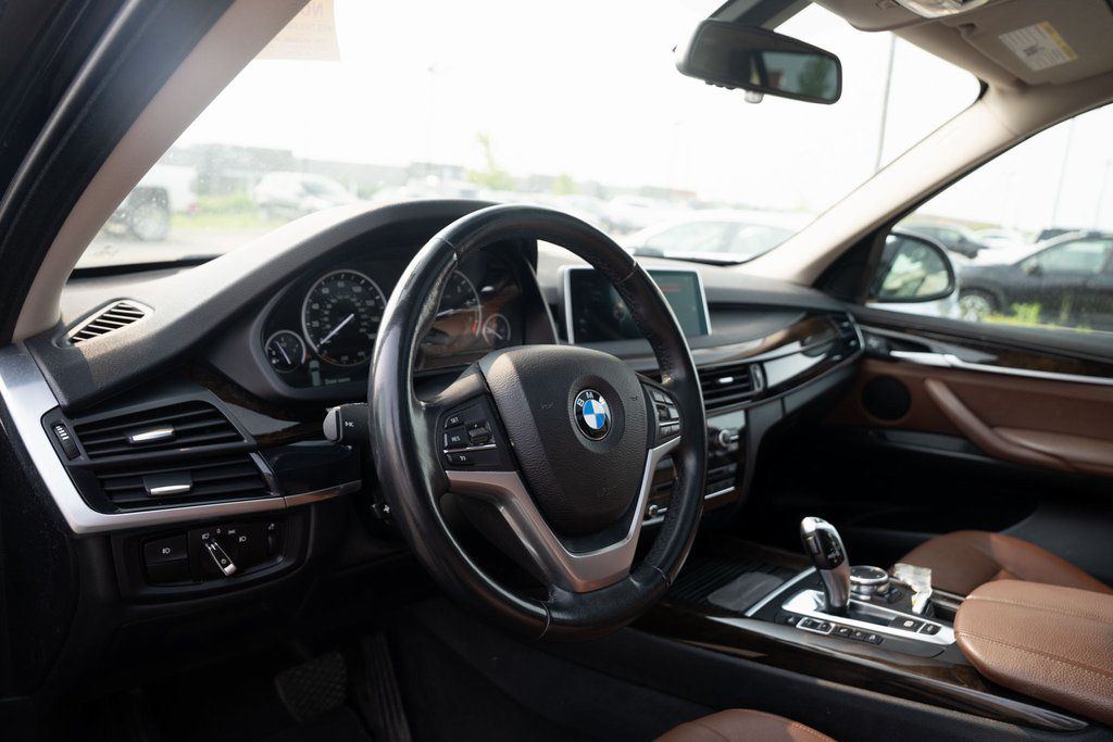 Vehicle image 21 of 45