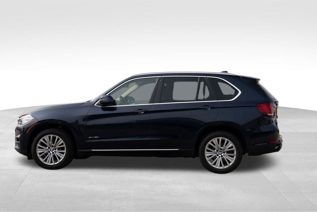 Vehicle image 10 of 45