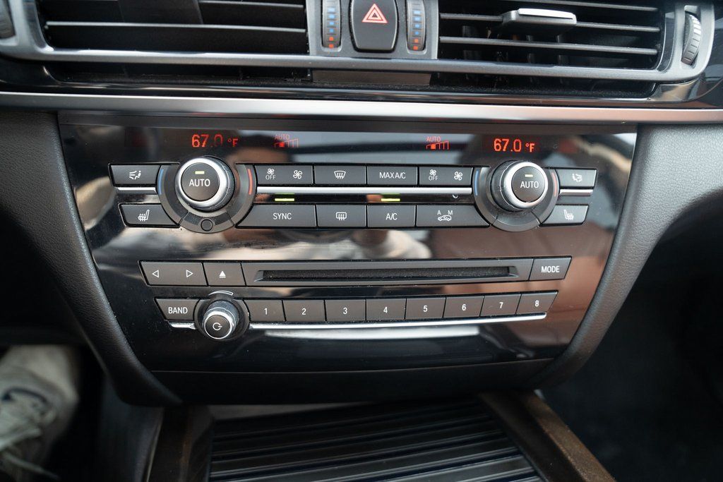 Vehicle image 28 of 45