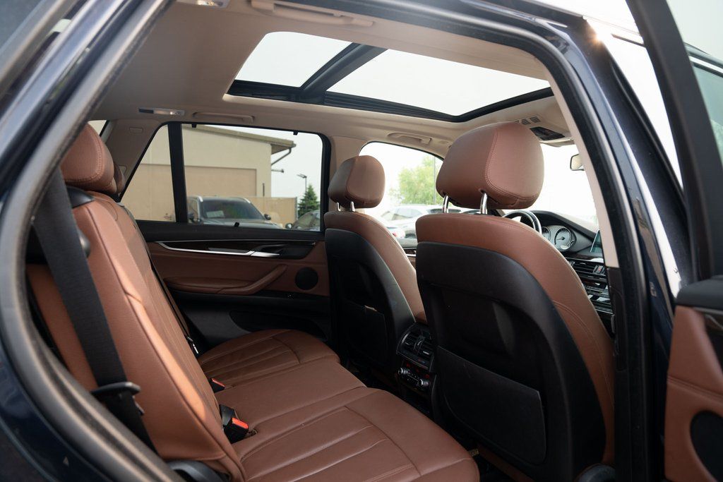 Vehicle image 15 of 45