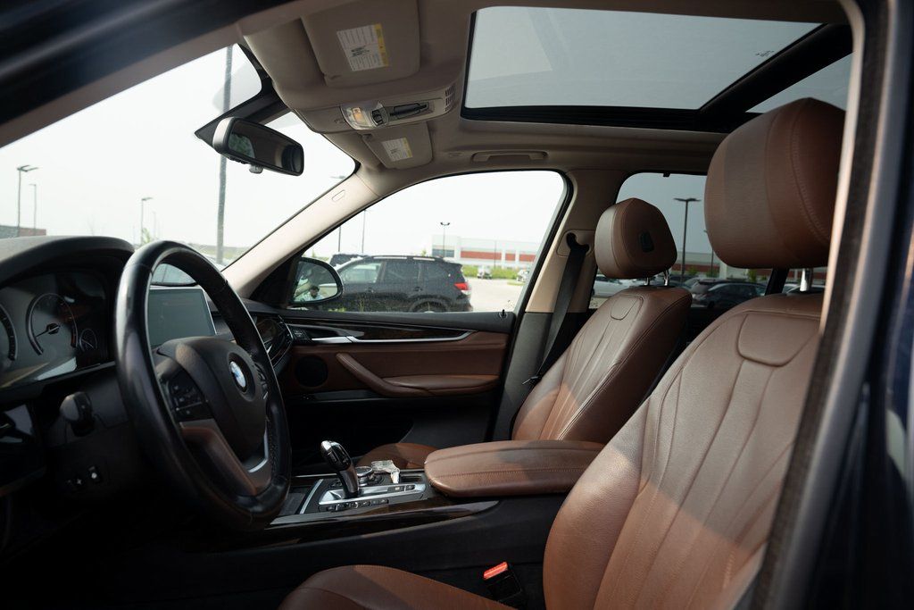 Vehicle image 22 of 45