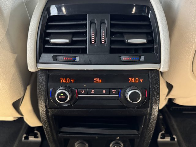 Vehicle image 29 of 39