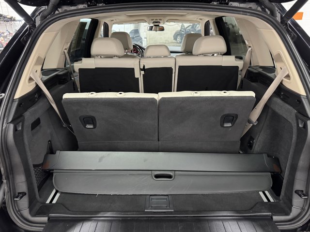 Vehicle image 11 of 39