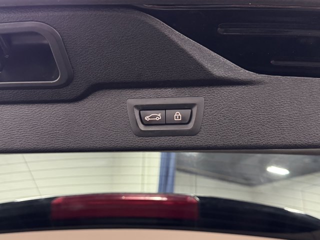 Vehicle image 34 of 39