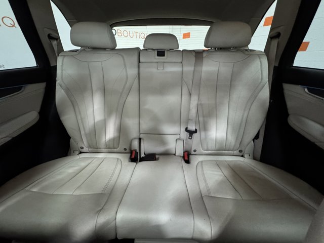 Vehicle image 14 of 39
