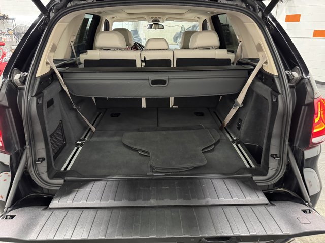 Vehicle image 10 of 39