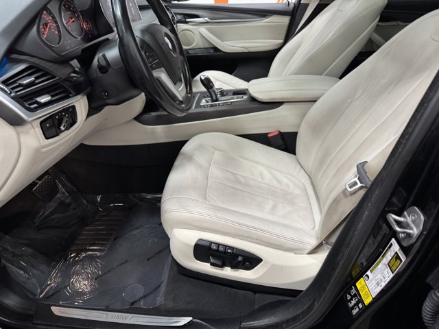 Vehicle image 32 of 39