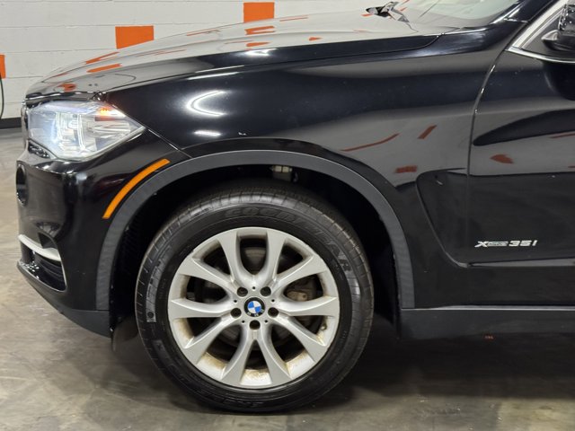 Vehicle image 9 of 39