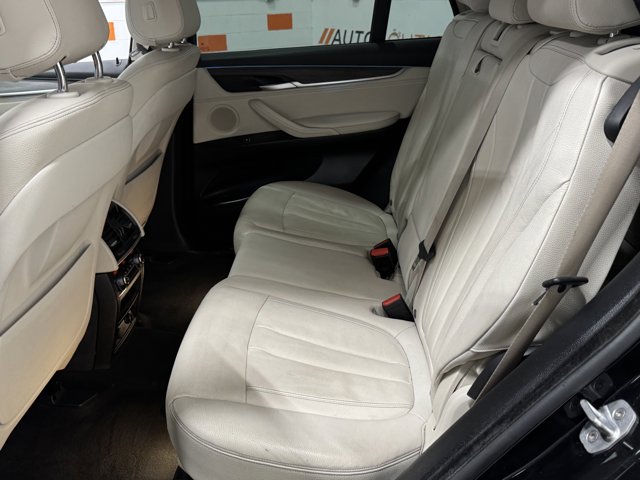 Vehicle image 15 of 39