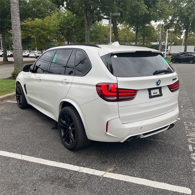 Vehicle image 4 of 8