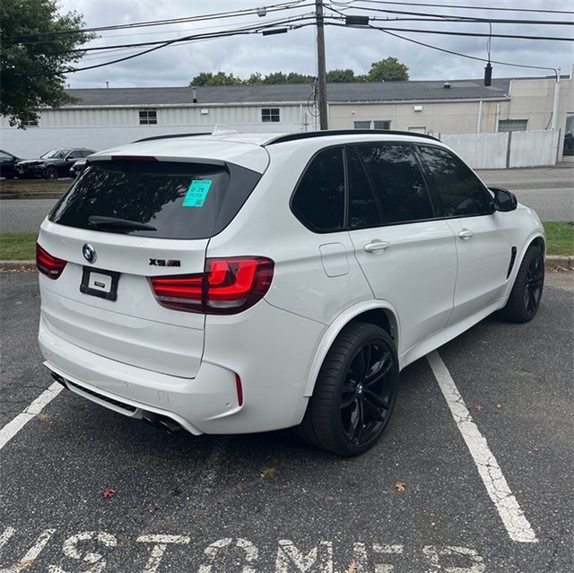 Vehicle image 3 of 8