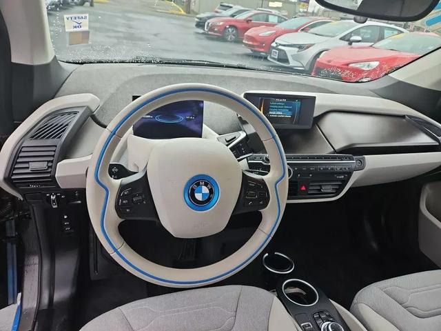 Vehicle image 16 of 23