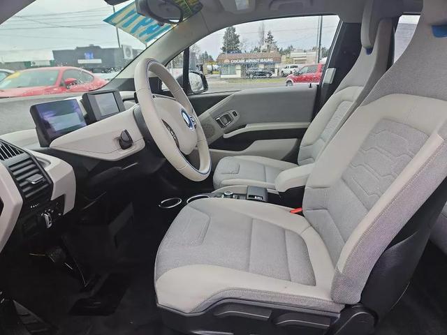 Vehicle image 18 of 23