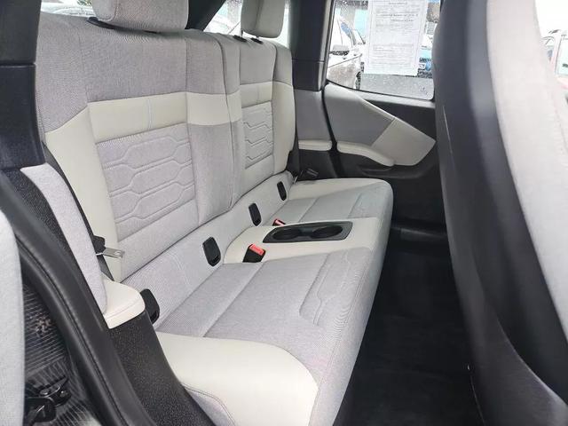 Vehicle image 11 of 23