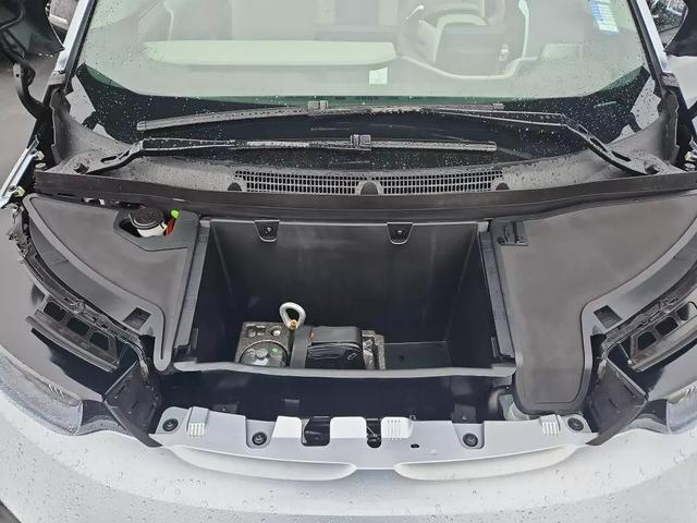 Vehicle image 22 of 23