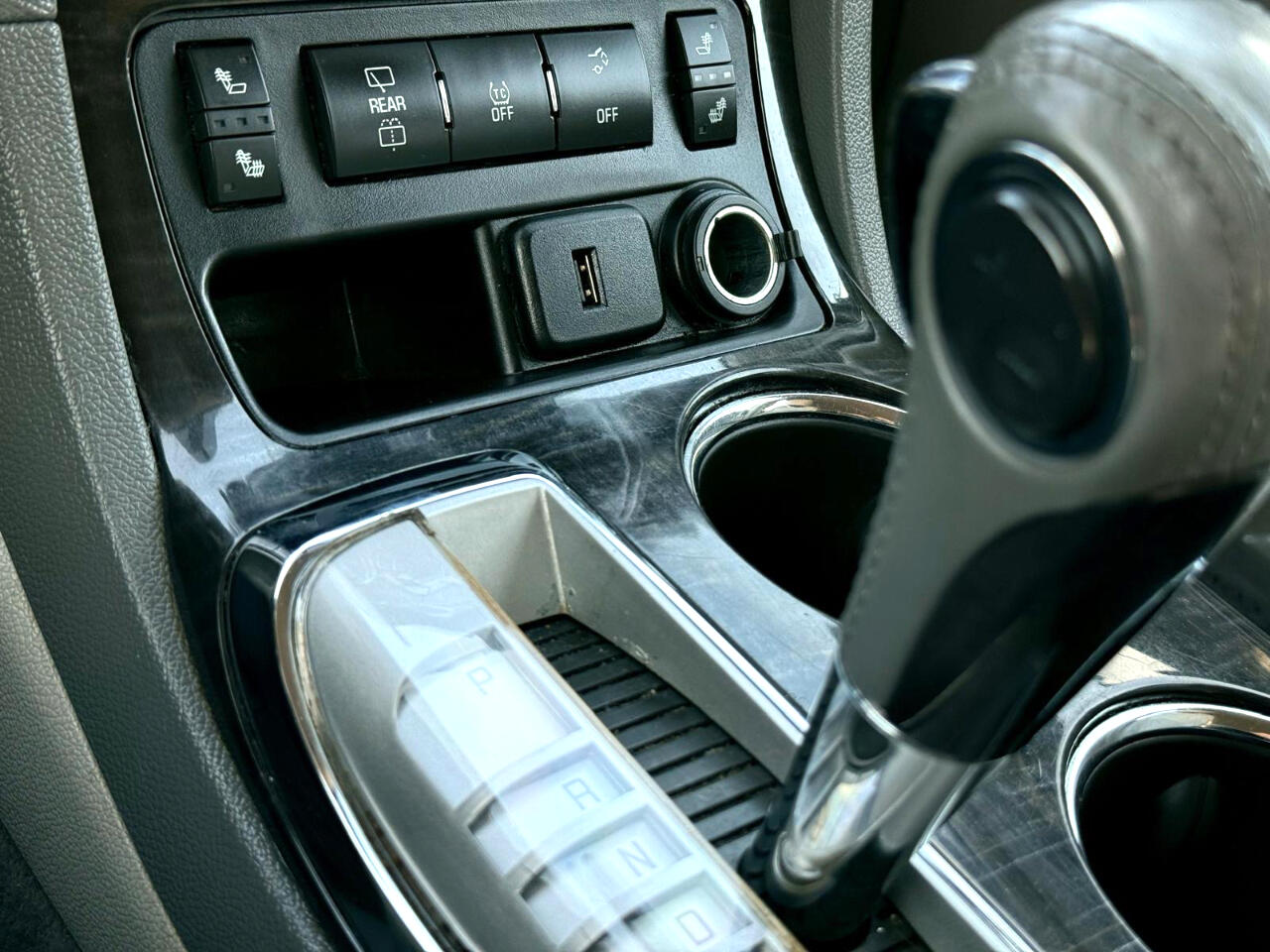 Vehicle image 18 of 24