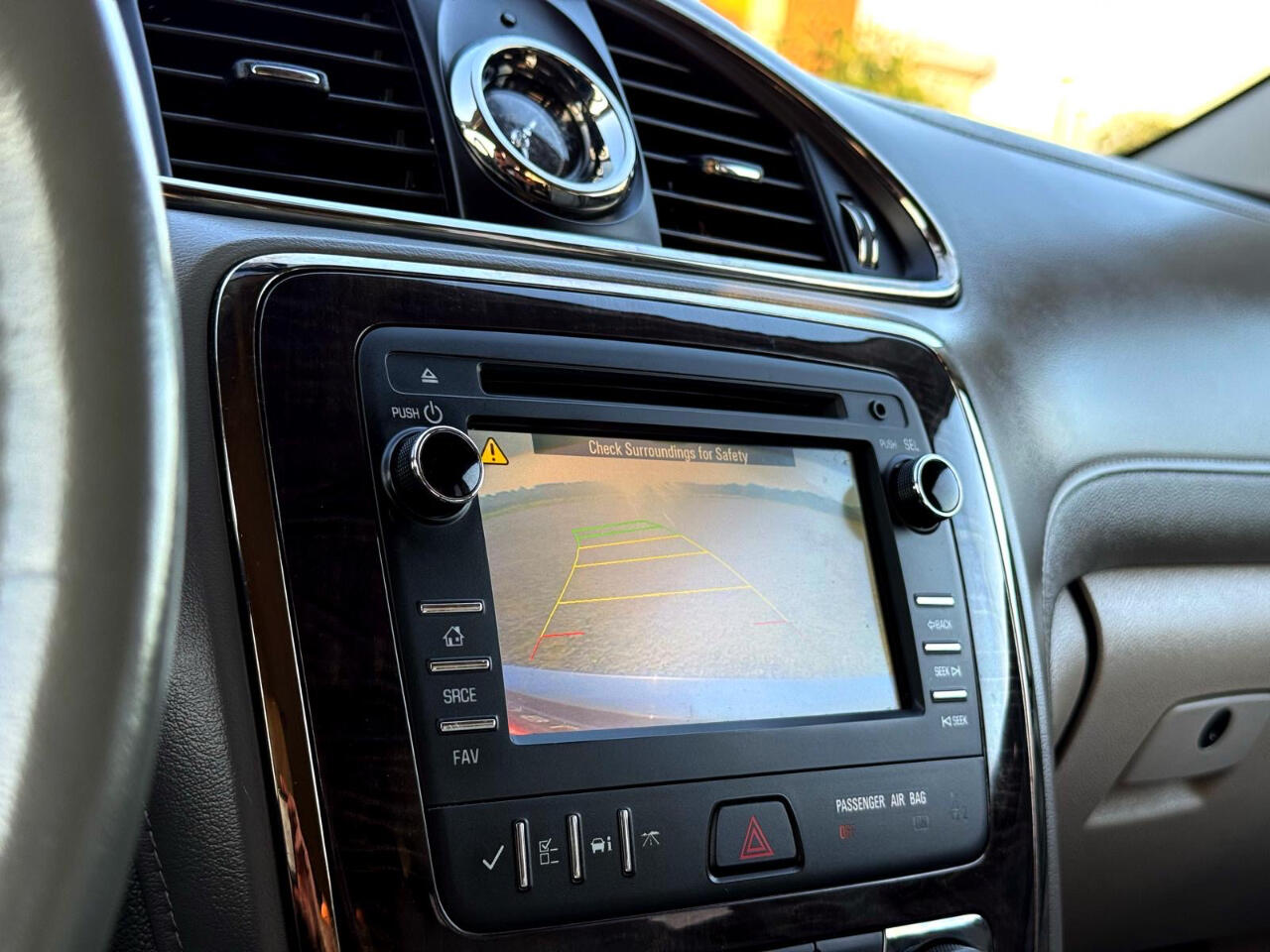 Vehicle image 17 of 24