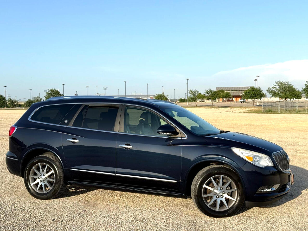 Vehicle image 3 of 24
