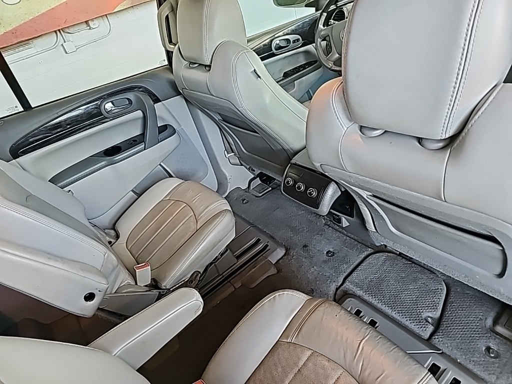 Vehicle image 26 of 32