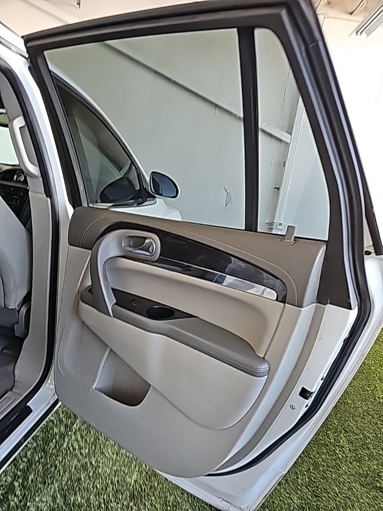 Vehicle image 25 of 32