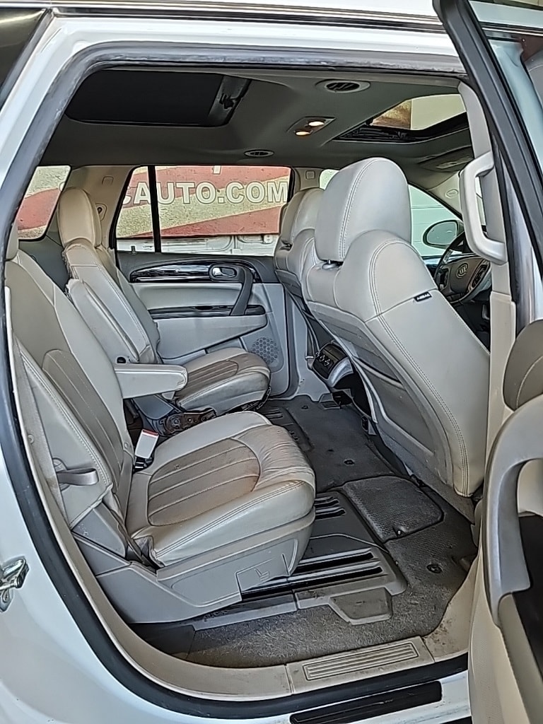Vehicle image 24 of 32