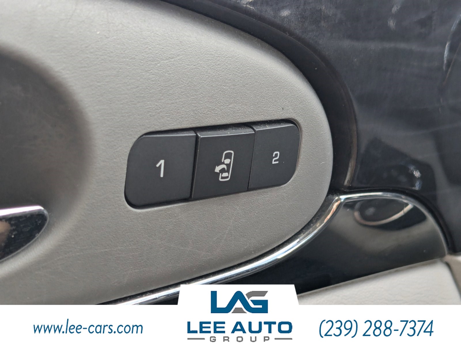 Vehicle image 21 of 29